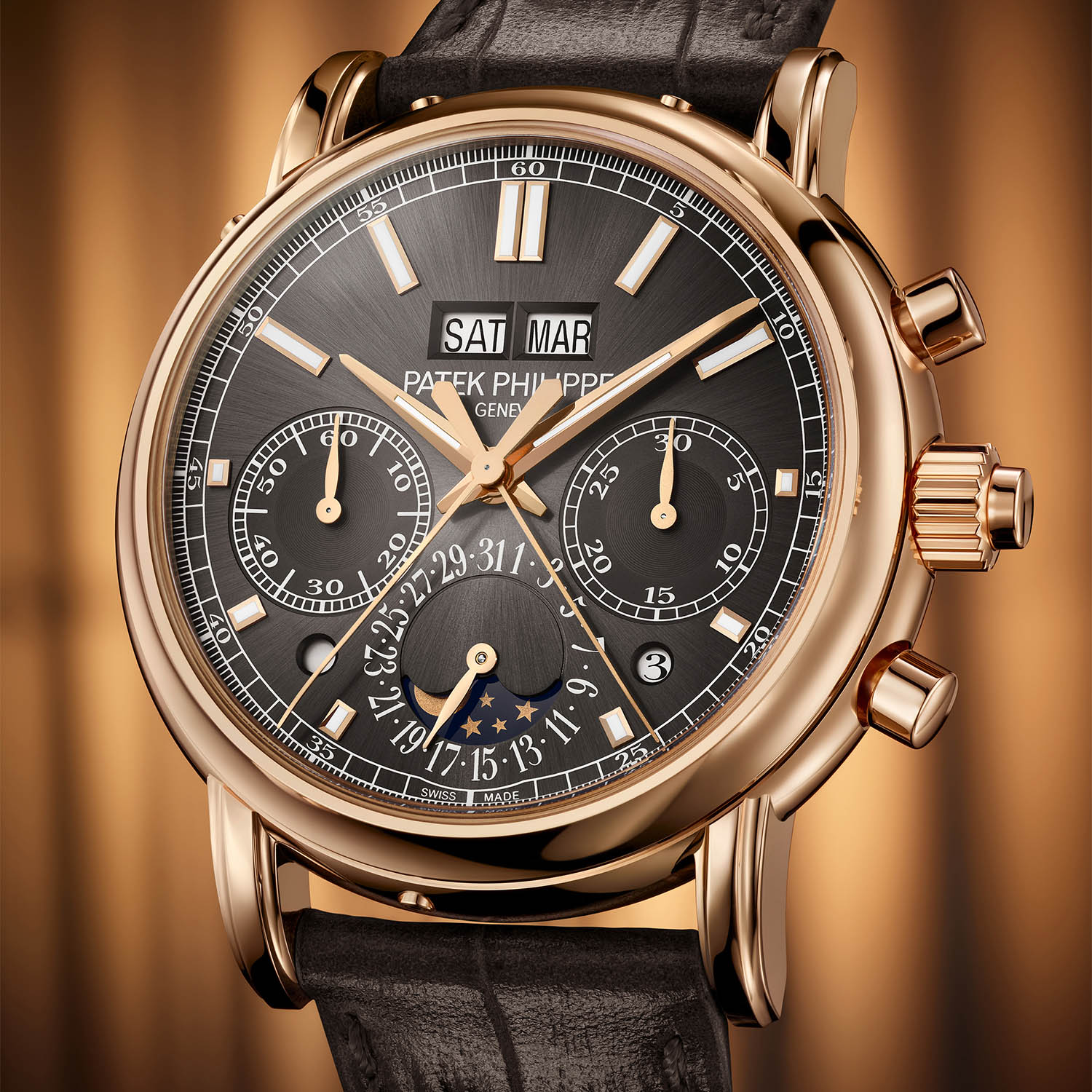 Discover the Patek Philippe 5204R in 18k Rose Gold – A Masterpiece of Watchmaking