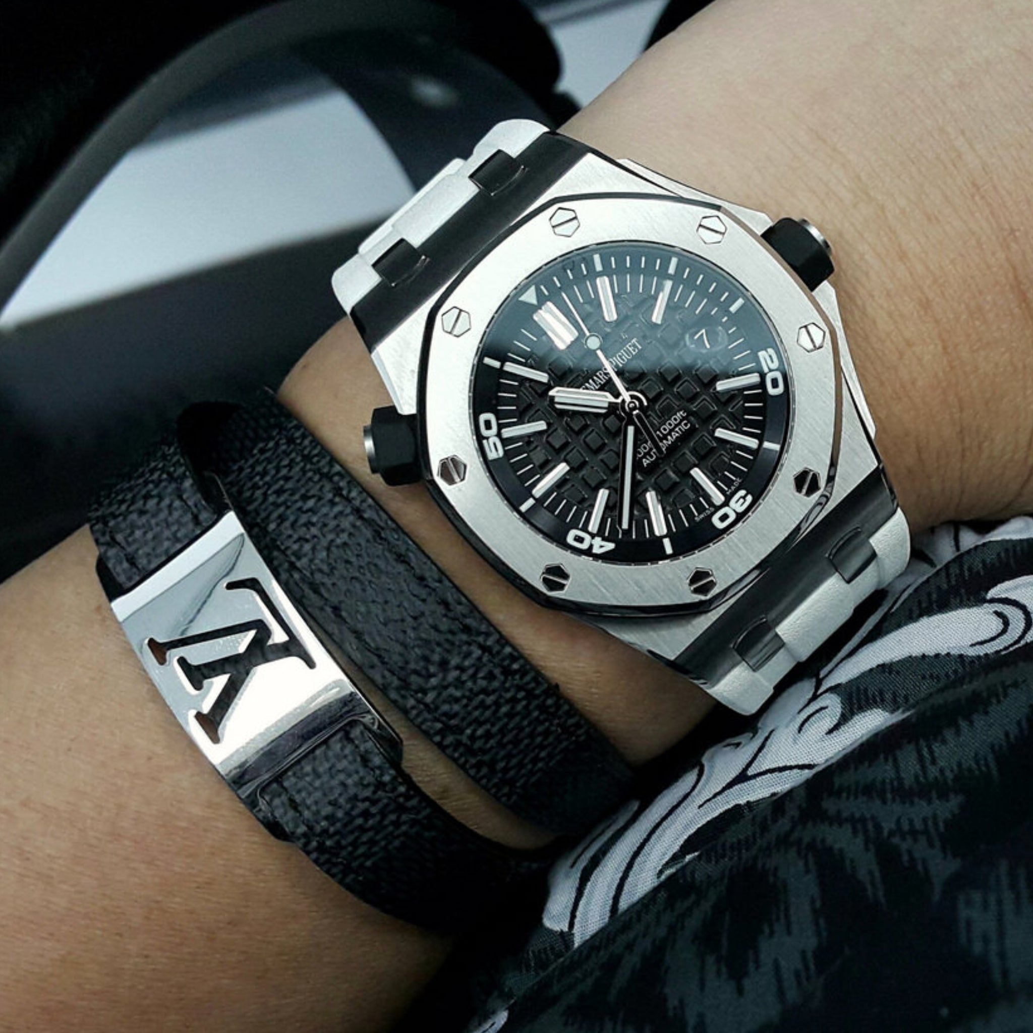 Audemars Piguet White Rubber Strap: Durable and Stylish for Active Lifestyles