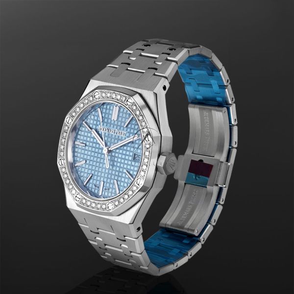 Explore the Audemars Piguet Royal Oak Diamond Collection: Iconic Design & Luxury