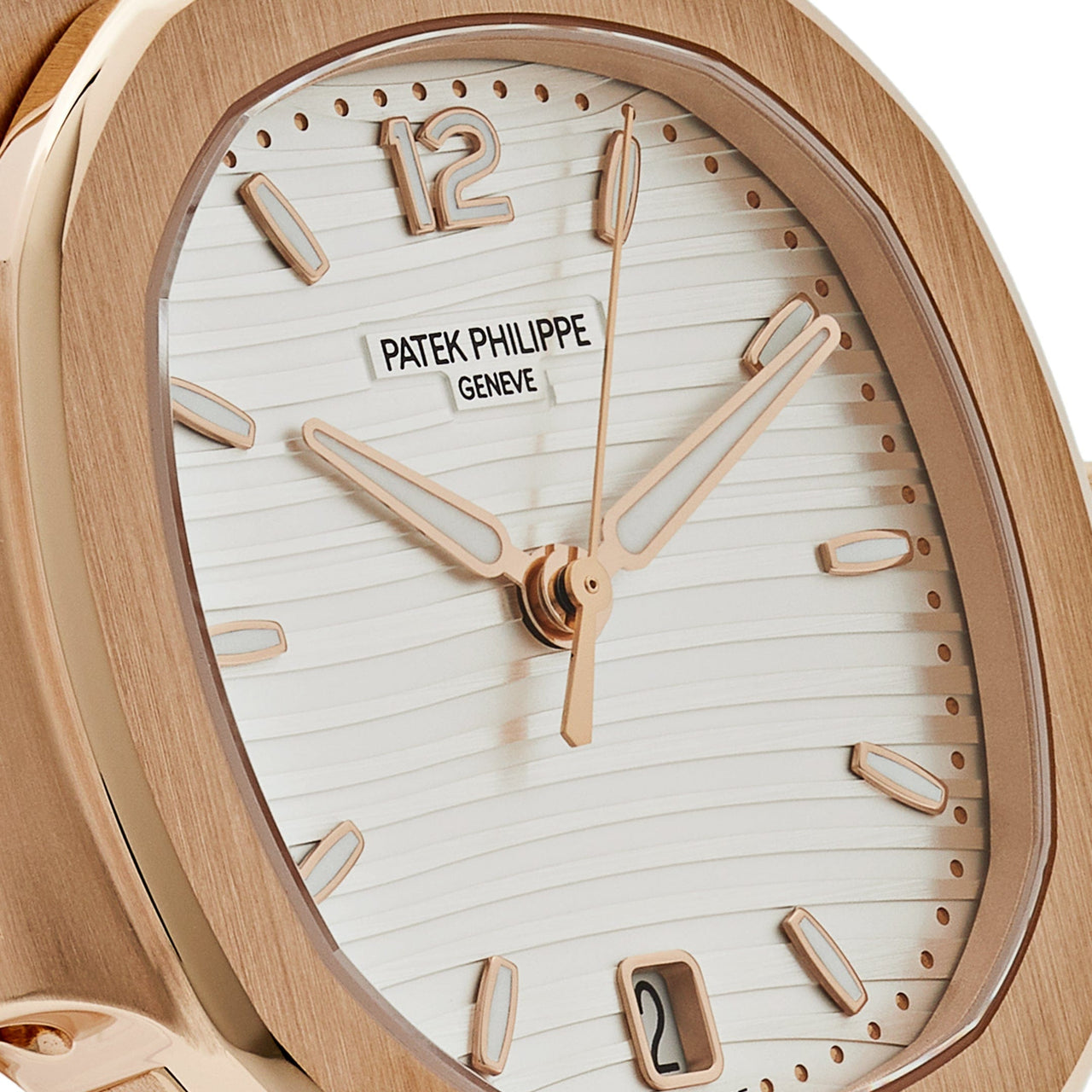 Patek Philippe Nautilus for Ladies: Elegant Design & Timeless Craftsmanship