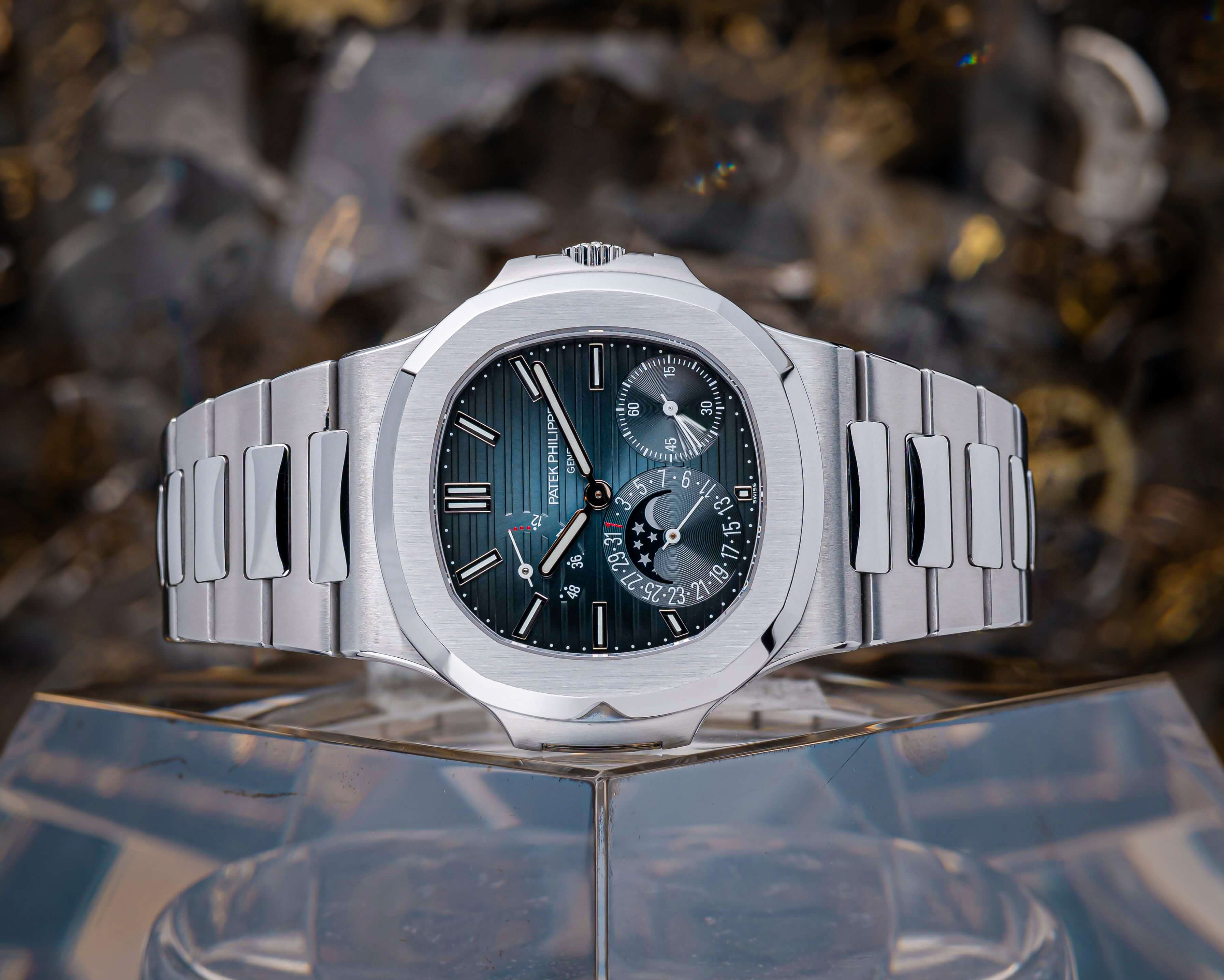 Exploring the Elegance of the Steel Patek Philippe Nautilus Watch