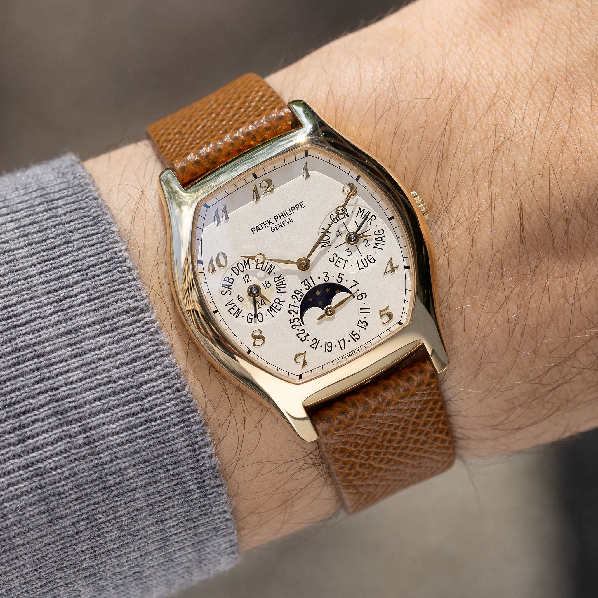 Patek Philippe 5040 Perpetual Calendar: Discover Luxury Watches with Timeless Craftsmanship