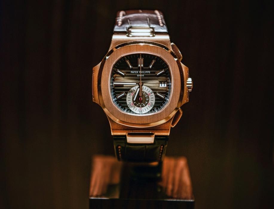 Patek Philippe 5980R Review: Luxury Nautilus Chronograph You Need