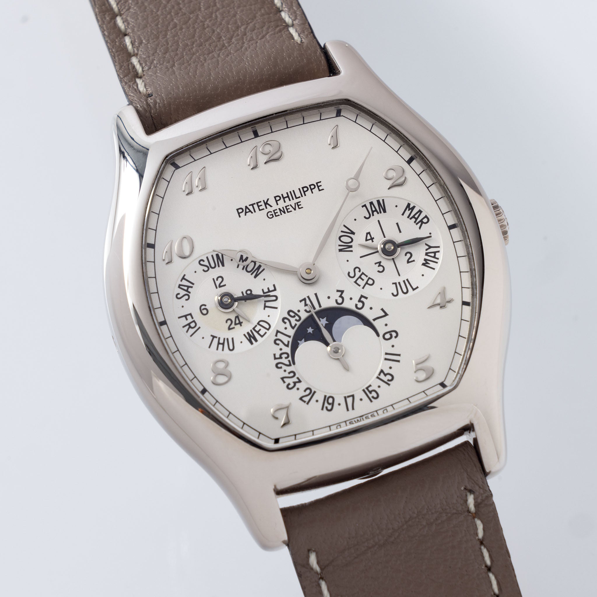 Patek Philippe 5040G Grand Complications: Luxury White Gold Watch for Collectors