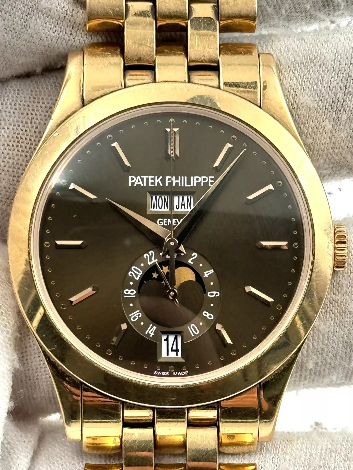 Patek Philippe 5396R Rose Gold Annual Calendar: Luxury Watch with Advanced Features