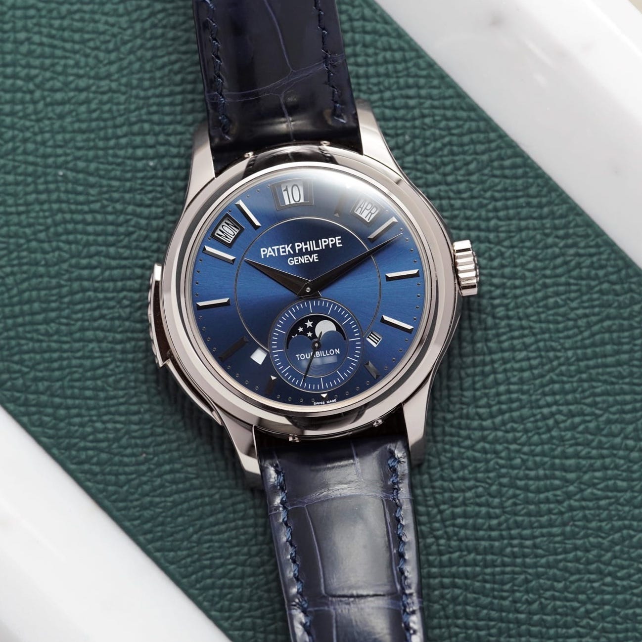 Patek Philippe 5207G-001 Review: Ultimate Luxury with Minute Repeater & Perpetual Calendar