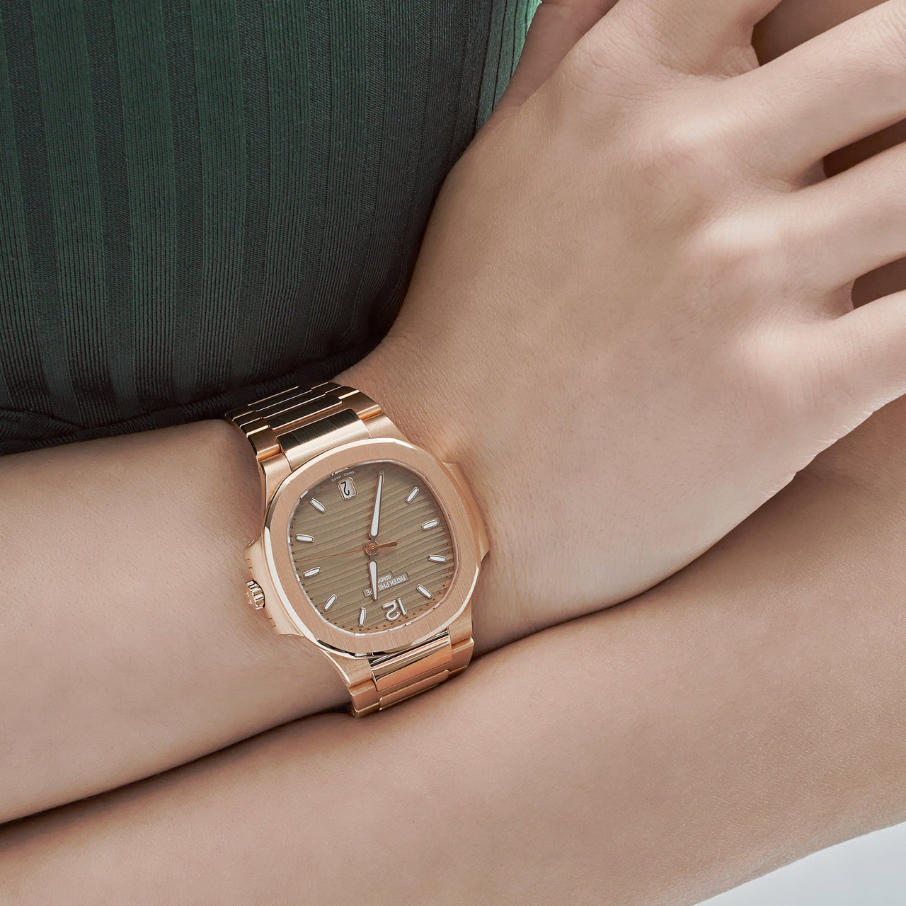 Patek Philippe Nautilus Ladies: A Timeless Luxury Watch for Your Wrist