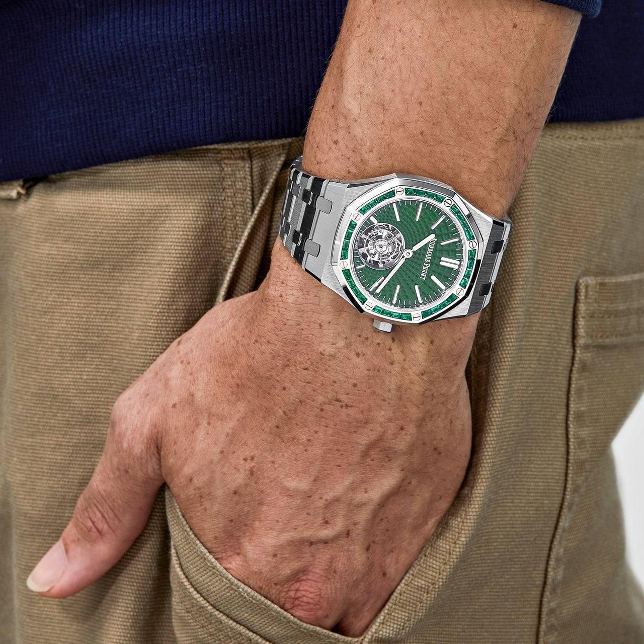 Audemars Piguet Royal Oak Emerald: A Stunning Blend of Luxury and Craftsmanship