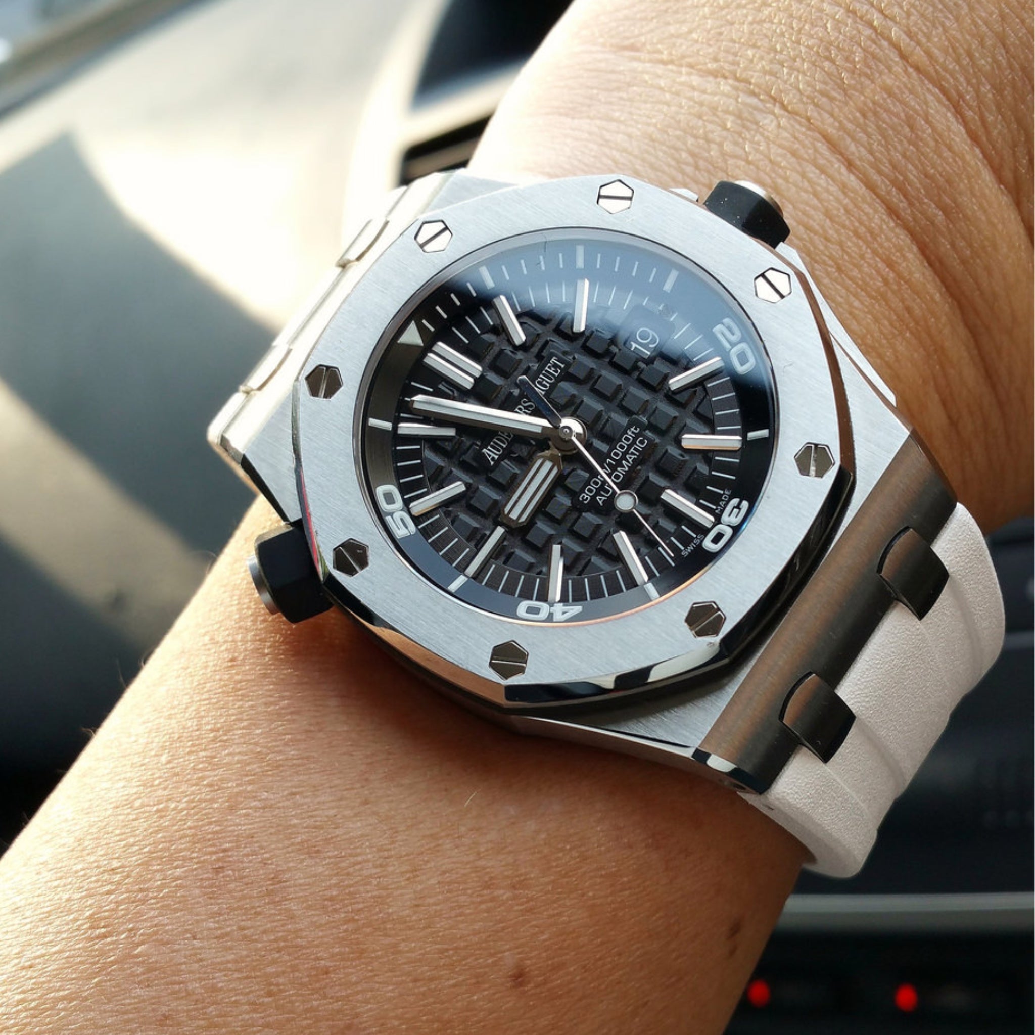 Audemars Piguet White Rubber Strap: Durable and Stylish for Active Lifestyles