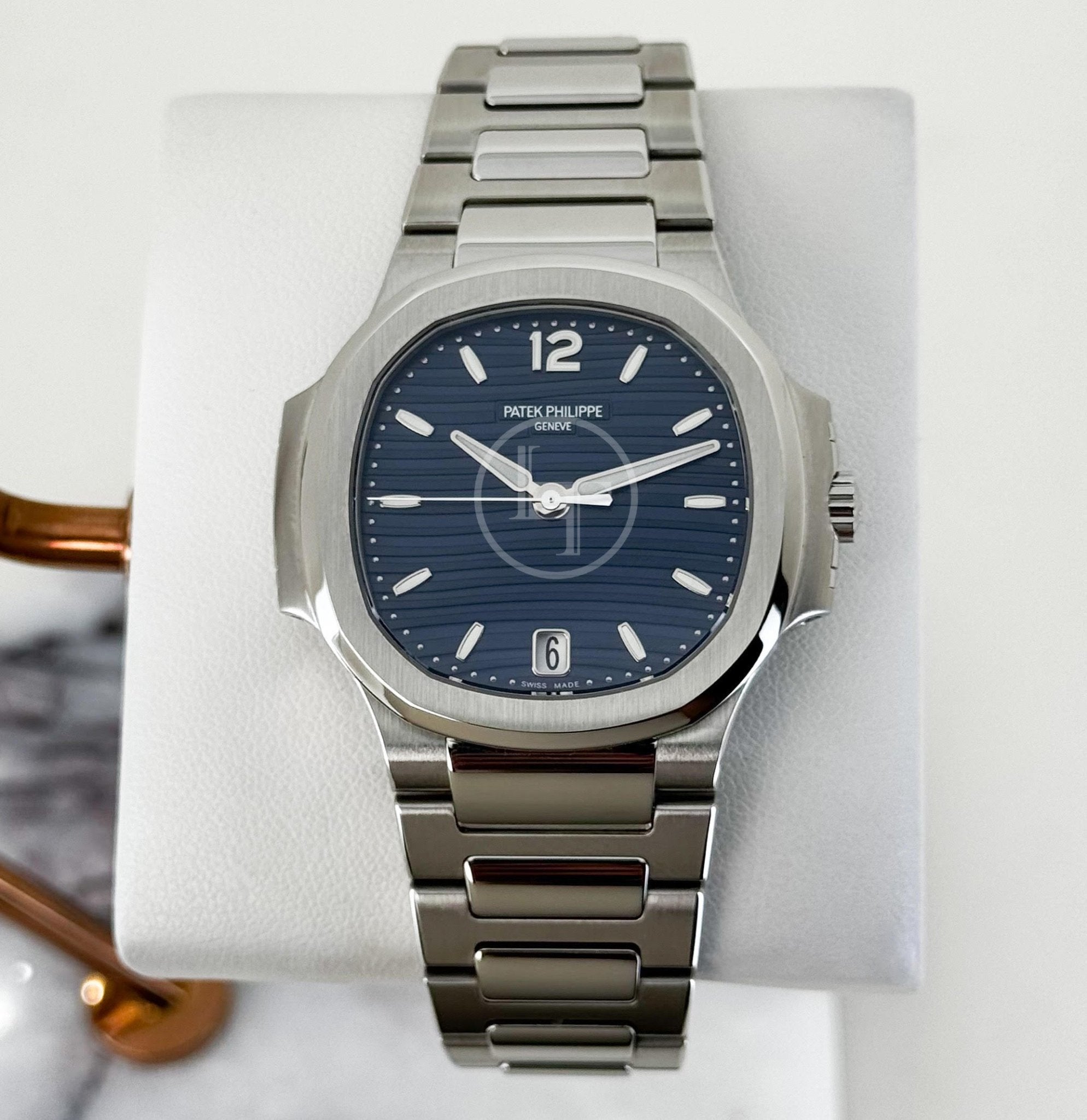 How Much Does a Patek Philippe Nautilus Ladies Watch Cost? Pricing Insights