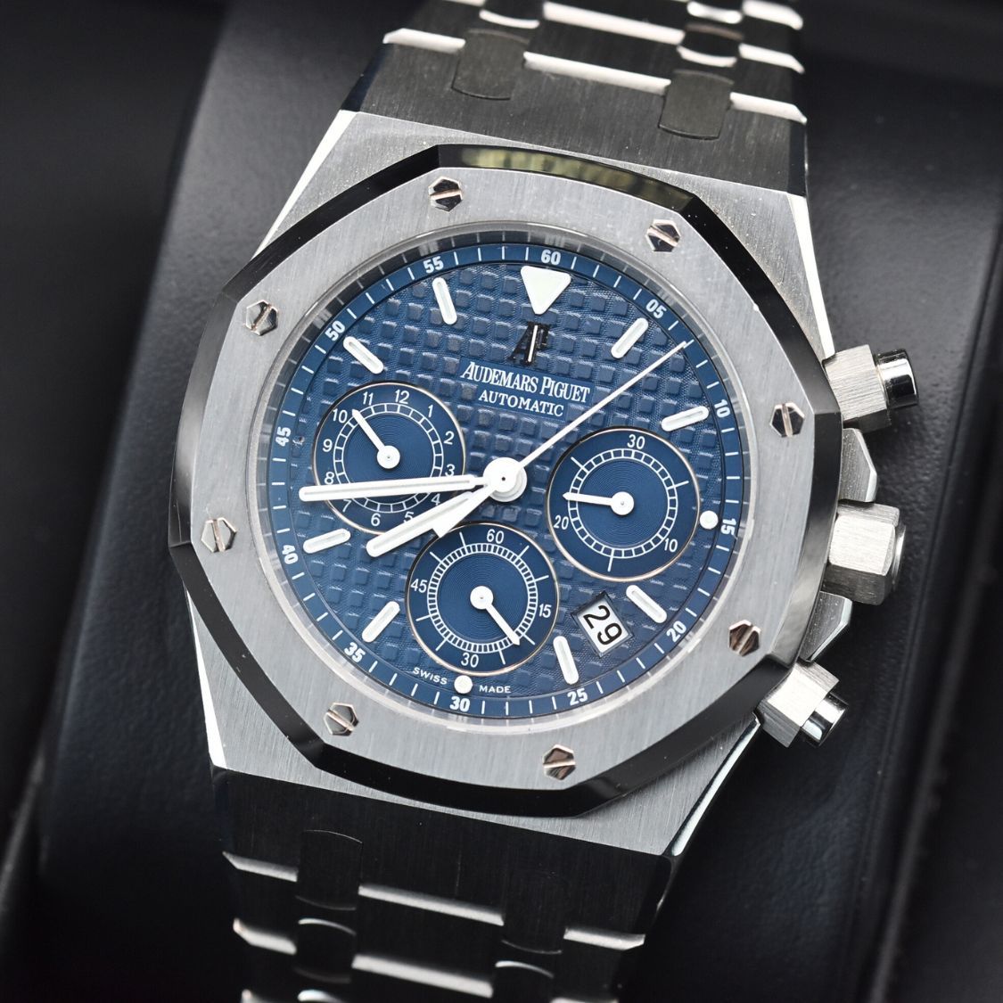 Discover the 39mm Audemars Piguet Royal Oak: Timeless Luxury and Precision