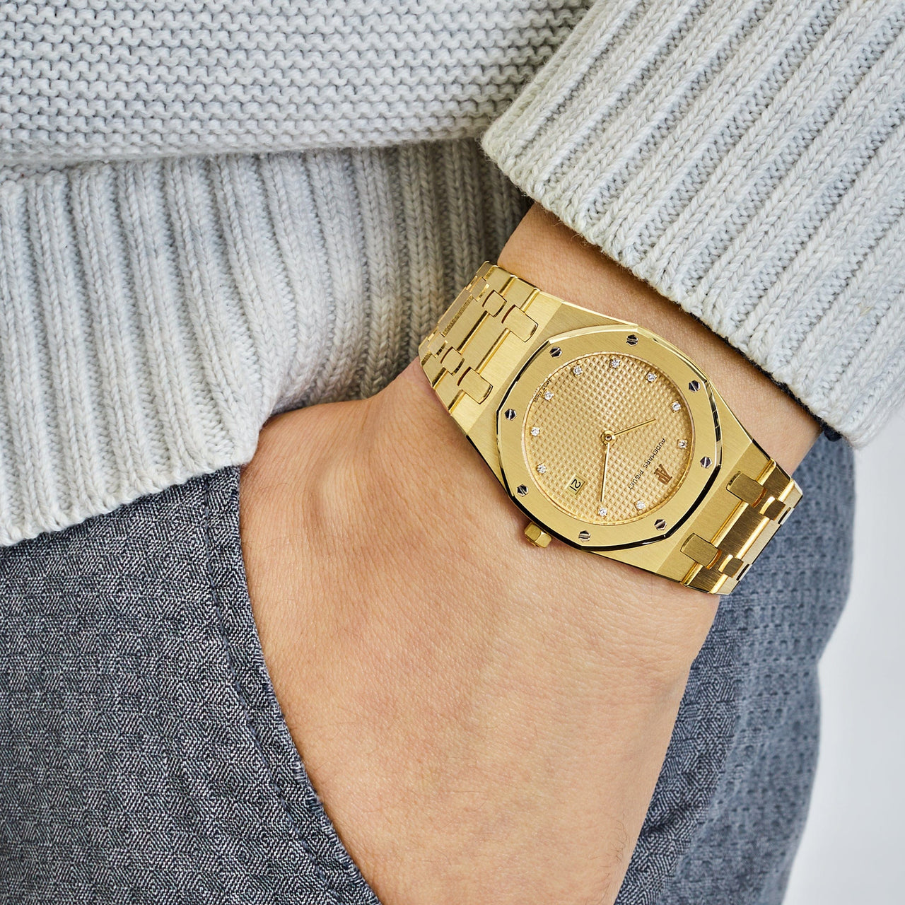 Audemars Piguet Vintage Gold Watch: Timeless Luxury and Craftsmanship