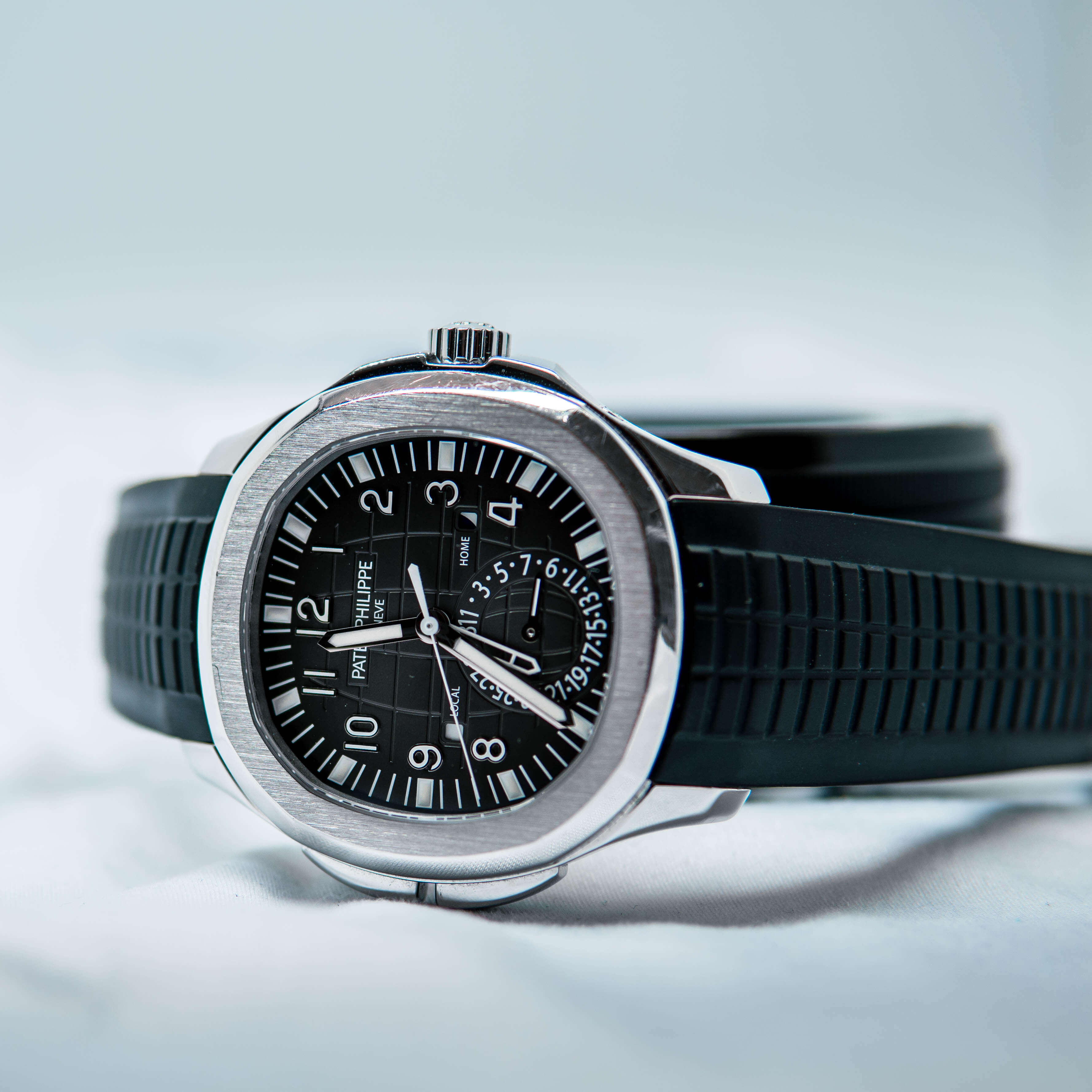 Patek Philippe Aquanaut 5164A Review: Price, Features, and Market Insights