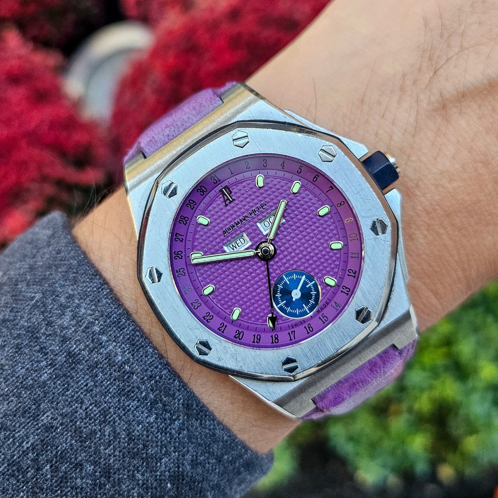 Discover the Elegance of the Purple Audemars Piguet Royal Oak